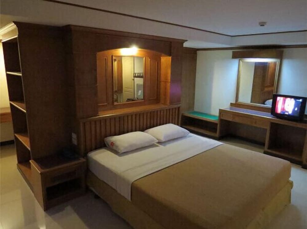 aa pattaya residence