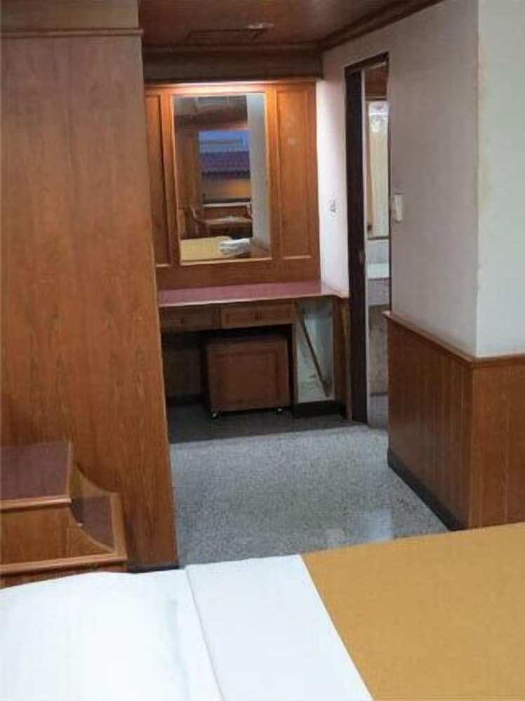 aa pattaya residence