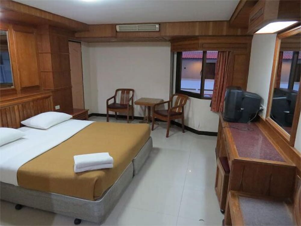 aa pattaya residence