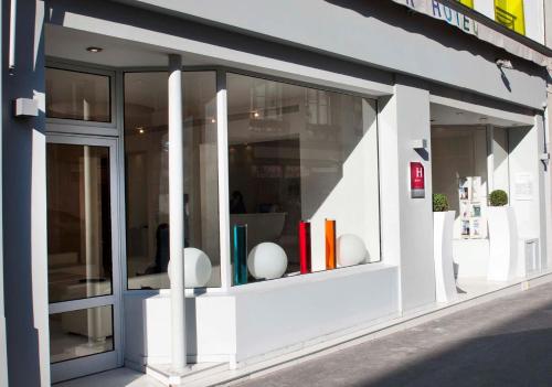 Color Design Hotel,35 Rue De Citeaux,3 star