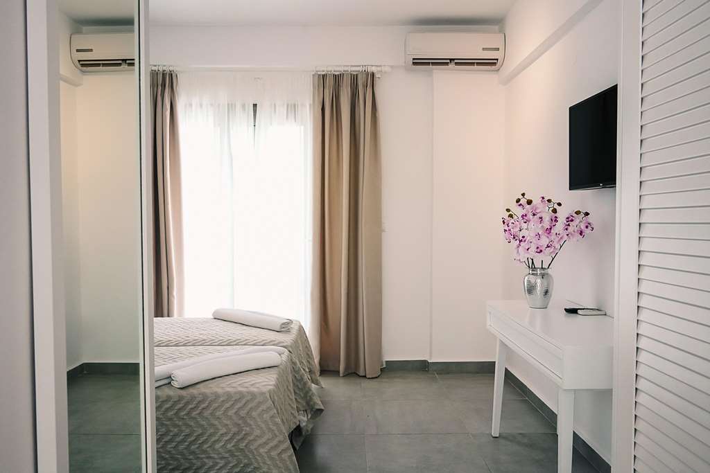 stavros beach hotel