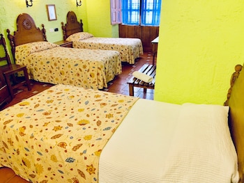 hotel hermanos macias