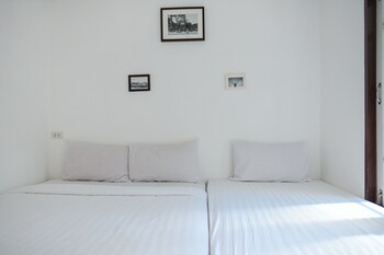 side walk boutique hotel