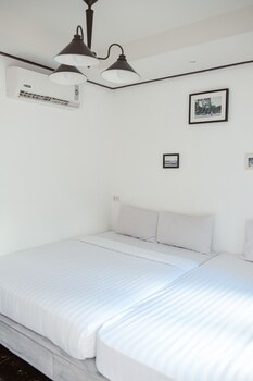 side walk boutique hotel