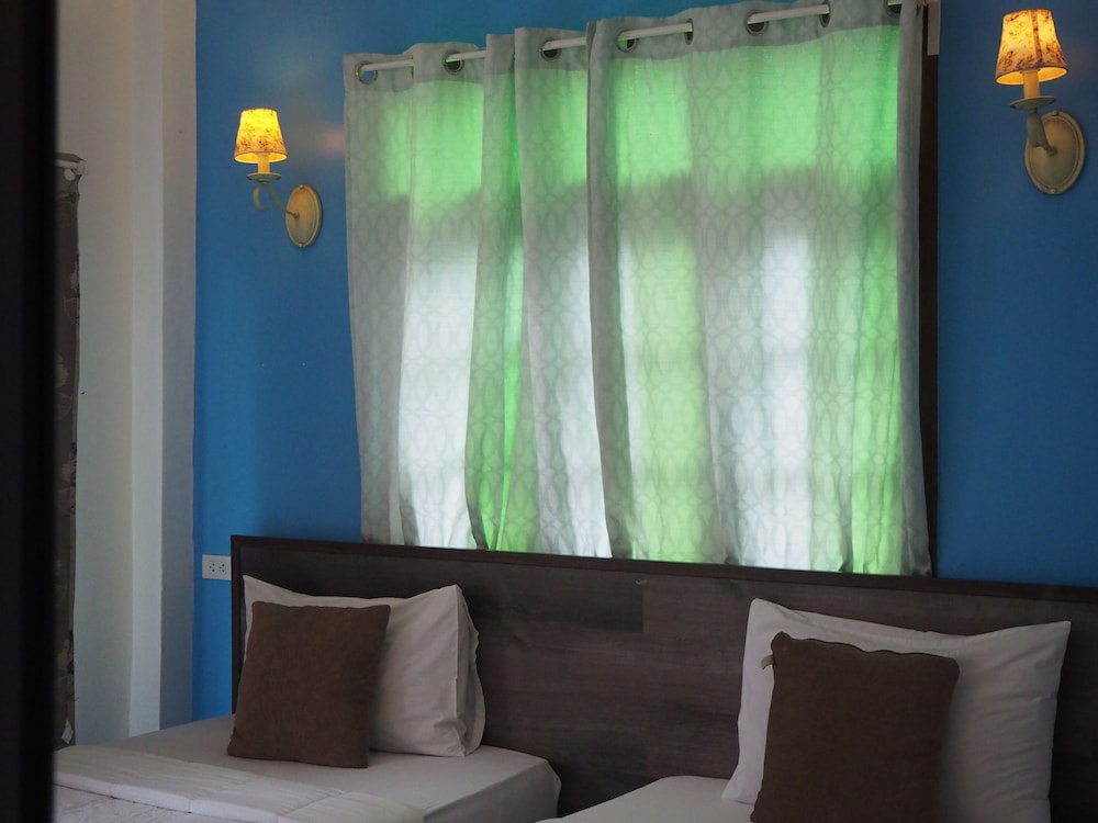 side walk boutique hotel