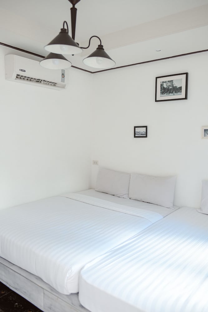 side walk boutique hotel