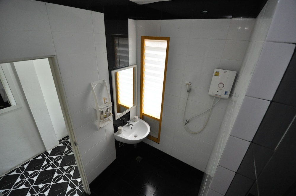 side walk boutique hotel