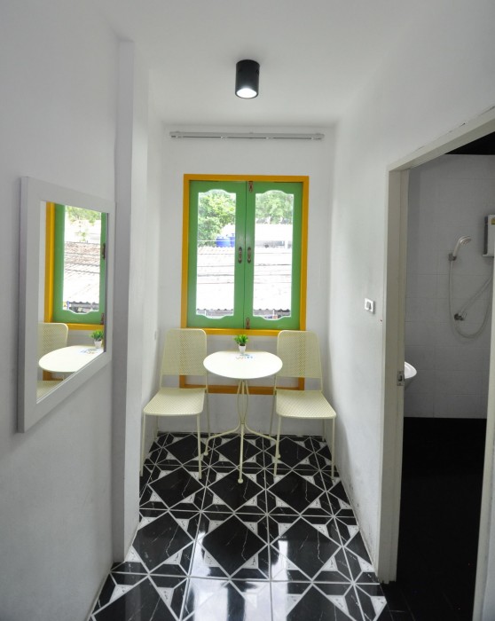 side walk boutique hotel