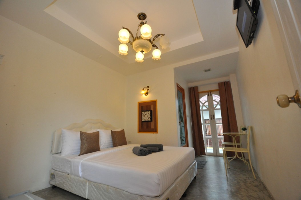 side walk boutique hotel