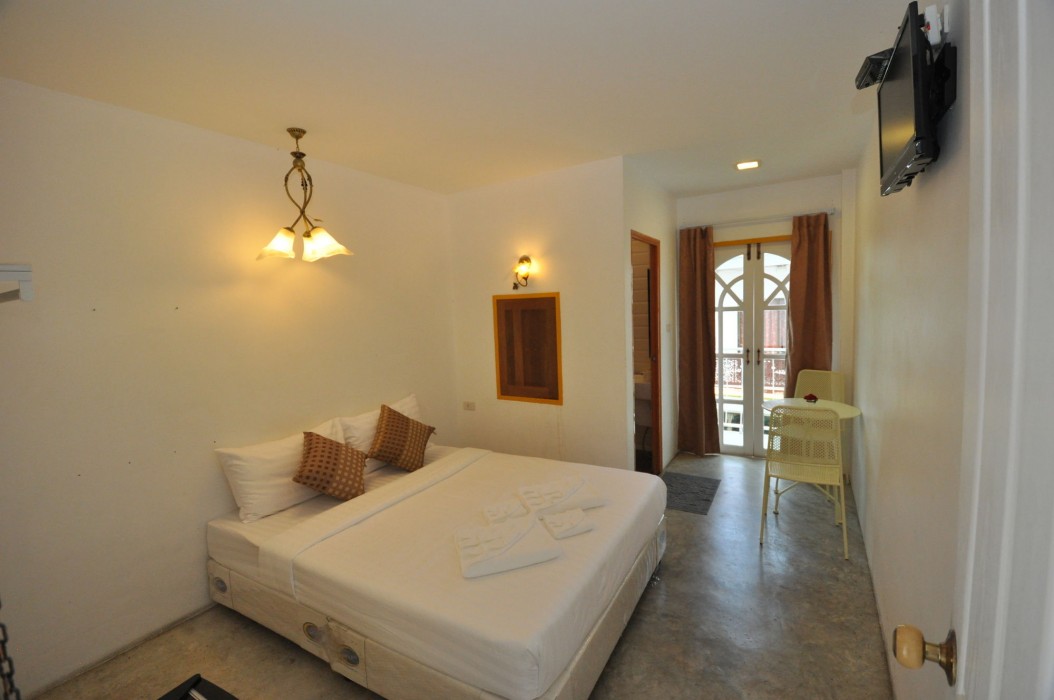 side walk boutique hotel