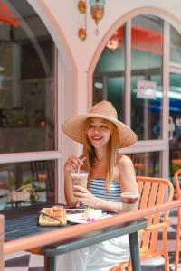 side walk boutique hotel