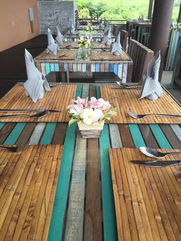 Alama Sea Village Resort,Ko Lanta>>Ba Kan Tiang Beach,4 star