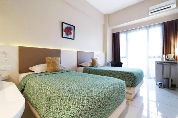 dewarna hotel and convention