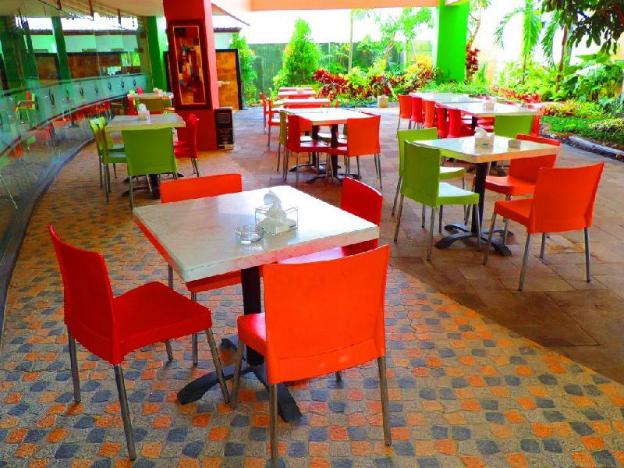 dewarna hotel and convention