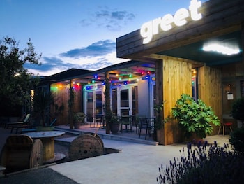 greet hotel marseille provence aeroport