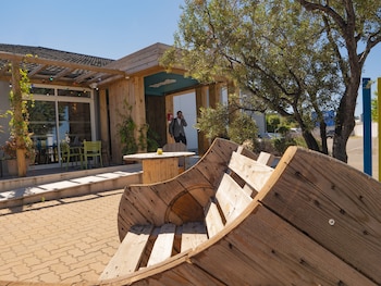 greet hotel marseille provence aeroport