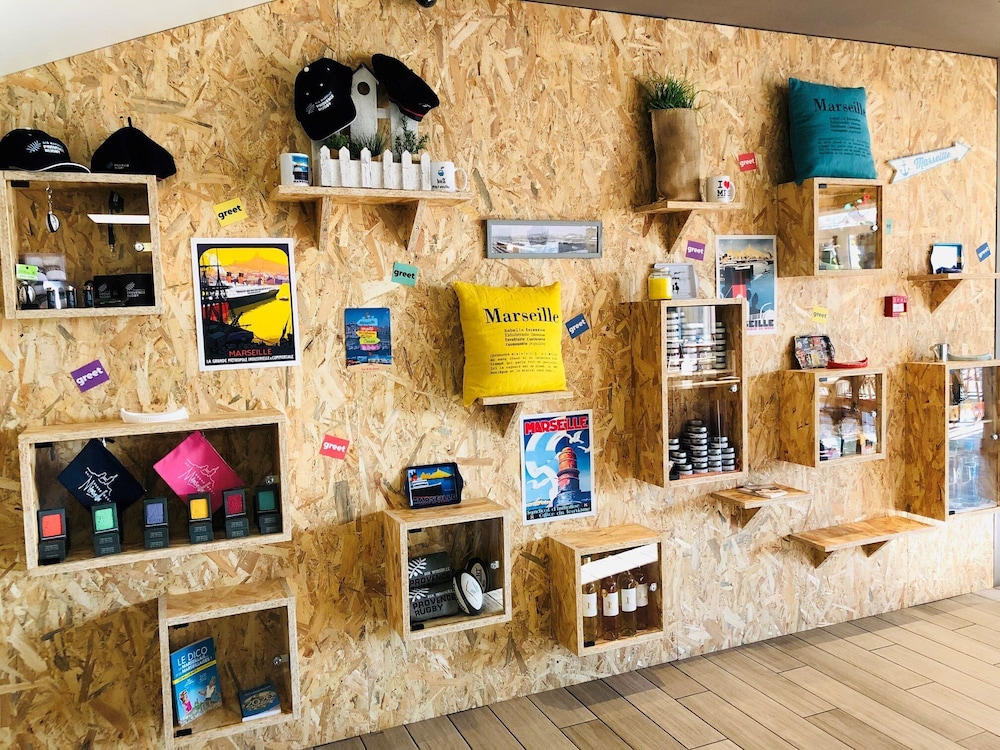 greet hotel marseille provence aeroport