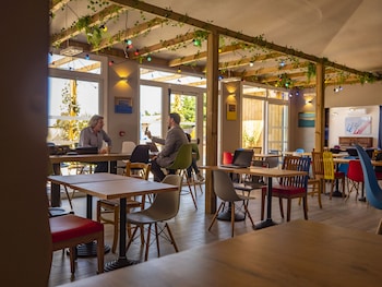 greet hotel marseille provence aeroport