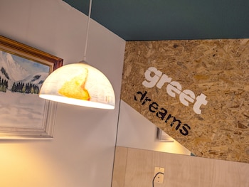 greet hotel marseille provence aeroport