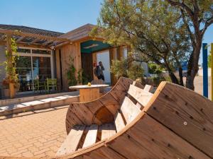 greet hotel marseille provence aeroport