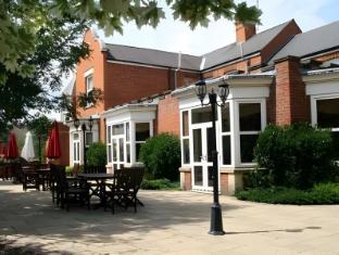 woodlands hotel