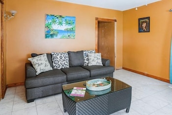 yanceylargo estate newly renovated 3 br villa w gorgeous mountain views 3 bedroom villa by redawning