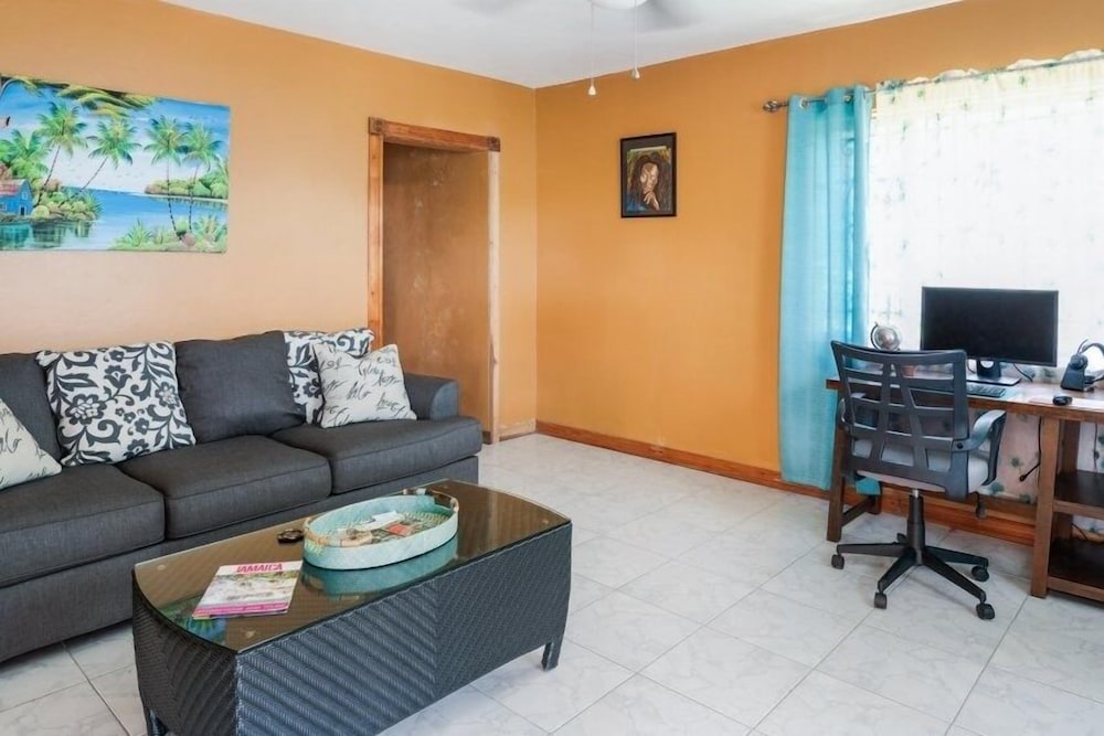 yanceylargo estate newly renovated 3 br villa w gorgeous mountain views 3 bedroom villa by redawning
