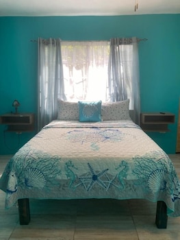 yanceylargo estate newly renovated 3 br villa w gorgeous mountain views 3 bedroom villa by redawning