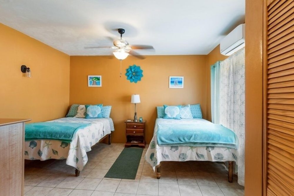 yanceylargo estate newly renovated 3 br villa w gorgeous mountain views 3 bedroom villa by redawning