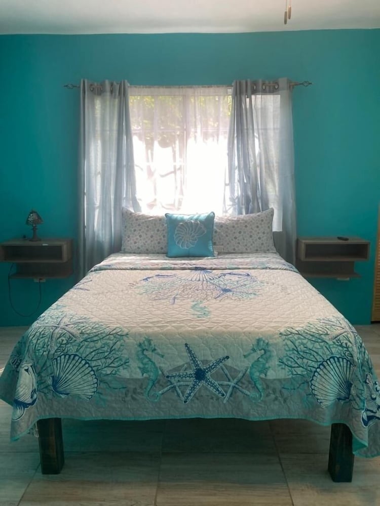 yanceylargo estate newly renovated 3 br villa w gorgeous mountain views 3 bedroom villa by redawning