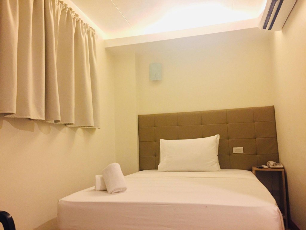 west loch park hotel