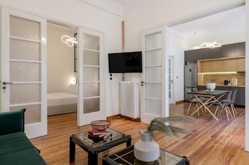 3Bdr Modern Design Bright Interiors In Plaka,,4 star