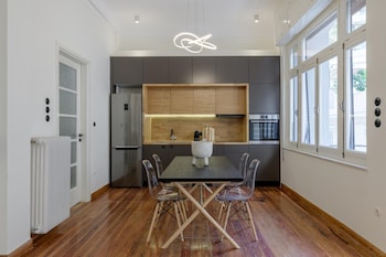 3Bdr Modern Design Bright Interiors In Plaka,,4 star