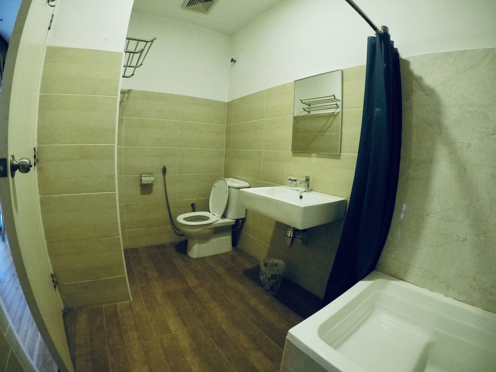 hotel ariana iskandar