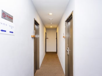 hotel ariana iskandar