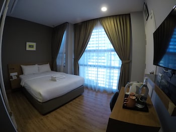 hotel ariana iskandar