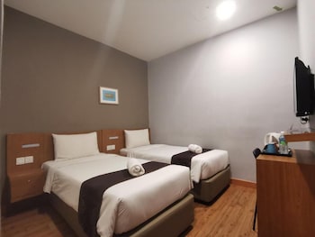 hotel ariana iskandar