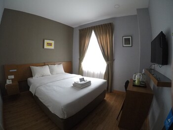 hotel ariana iskandar
