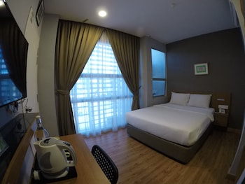 hotel ariana iskandar