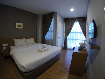 hotel ariana iskandar