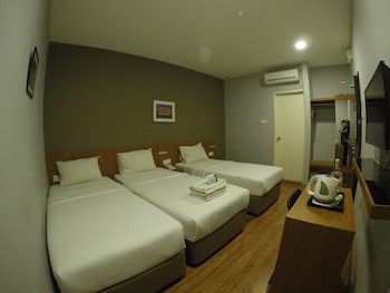 hotel ariana iskandar