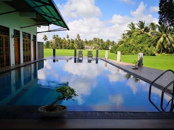 serene park hotel