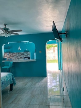 yanceylargo estate newly built modern 1 bedroom suite 1 villa by redawning