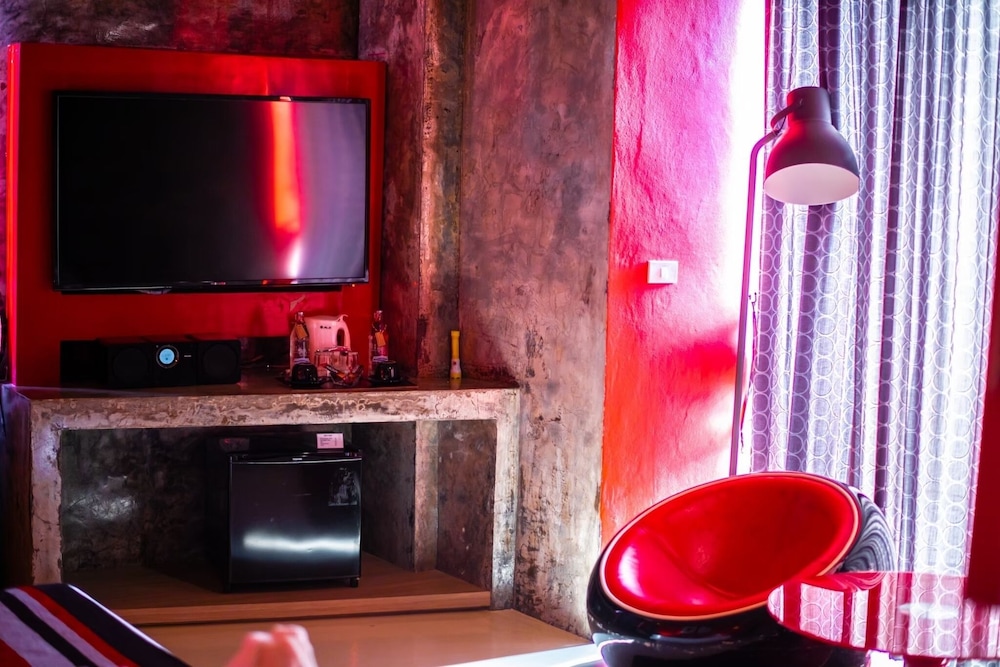 the b ranong trend hotel