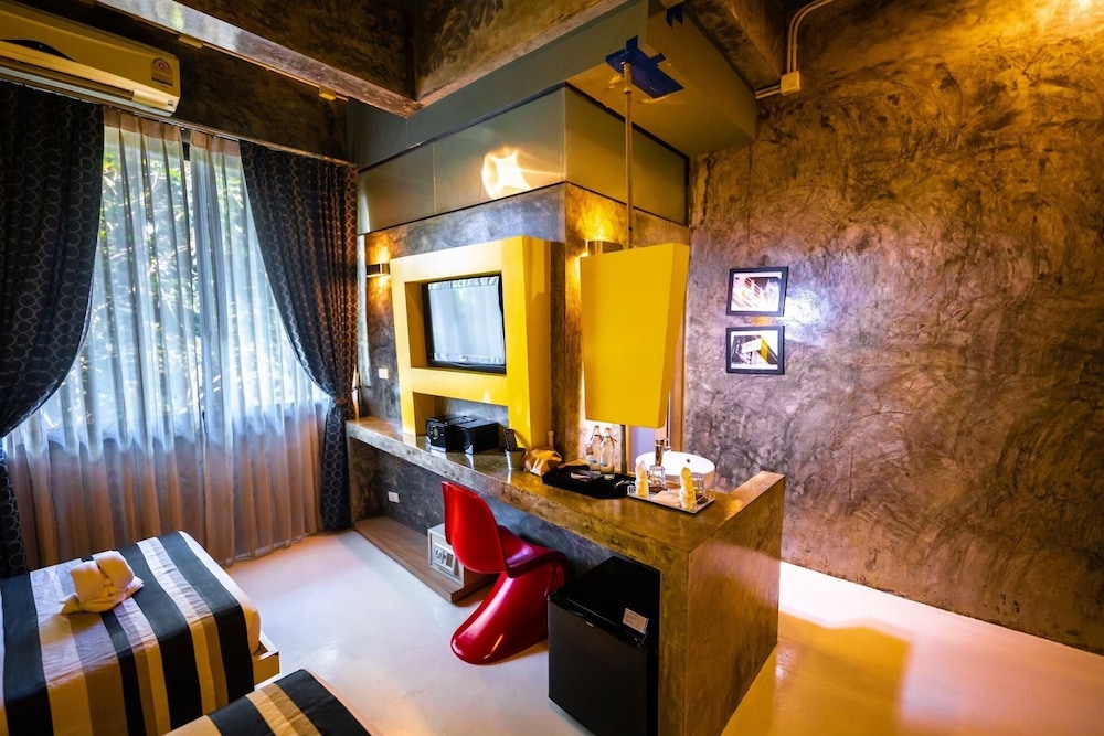 the b ranong trend hotel