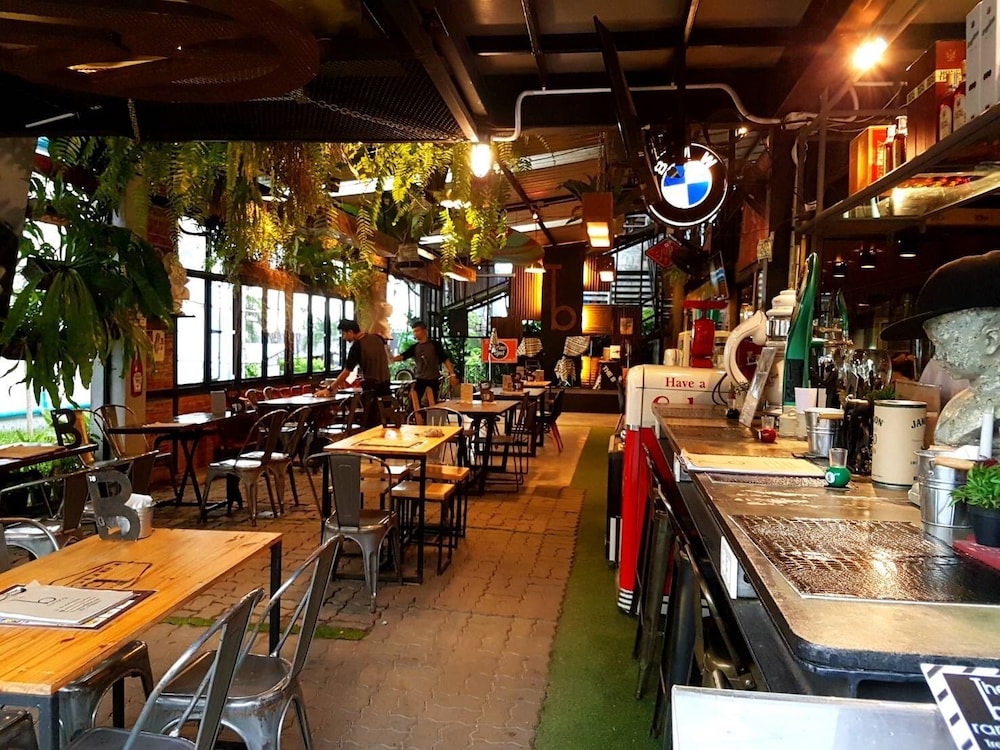 the b ranong trend hotel