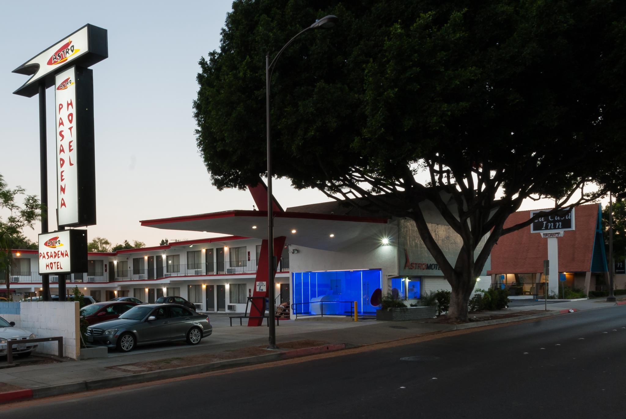 astro pasadena hotel
