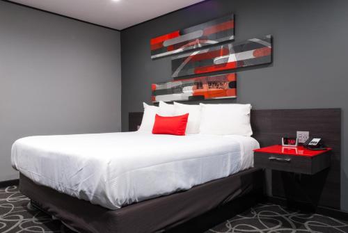 astro pasadena hotel