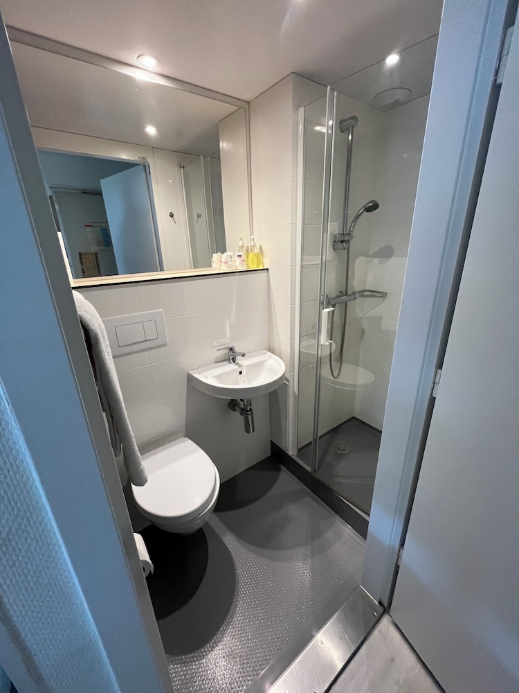 fasthotel la roche sur yon