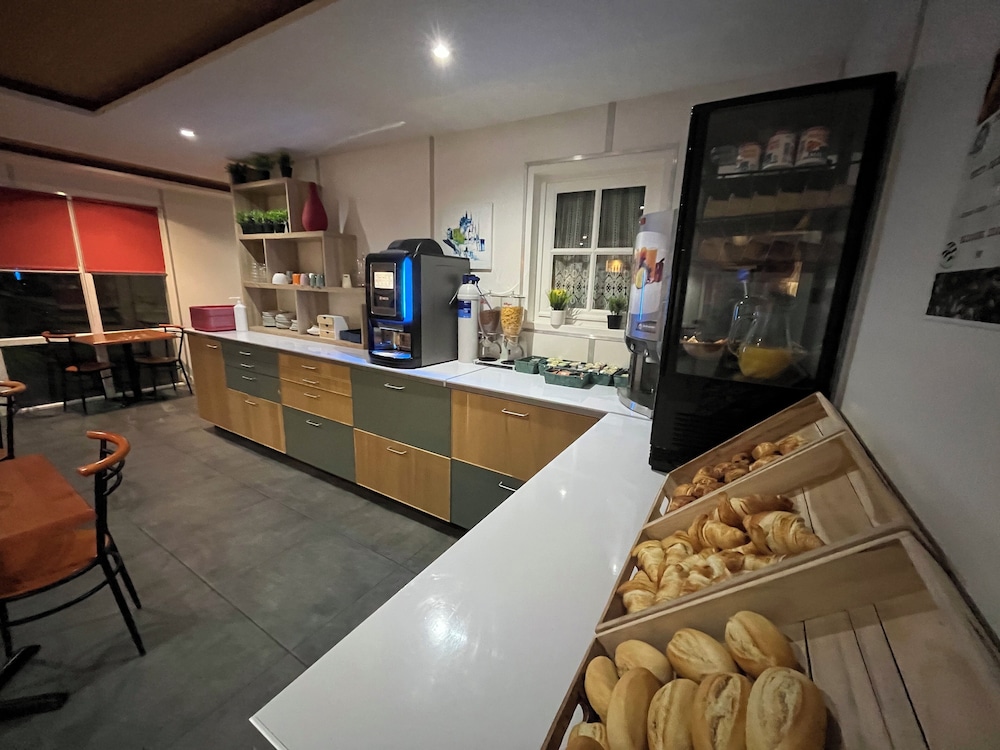 fasthotel la roche sur yon